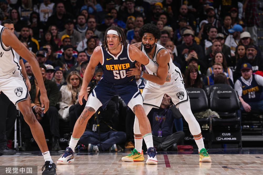 在女子双打 在女子双打