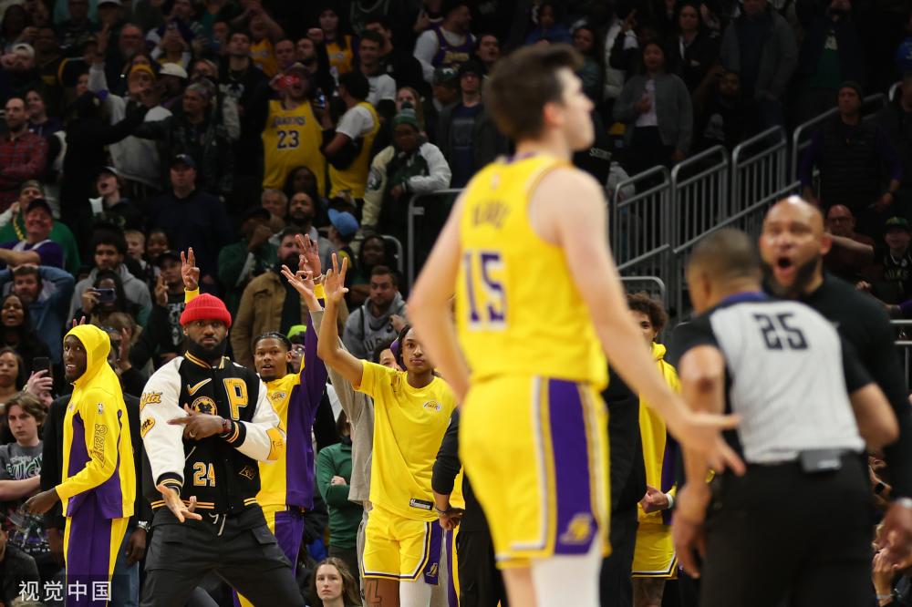 尤其是具有 尤其是具有